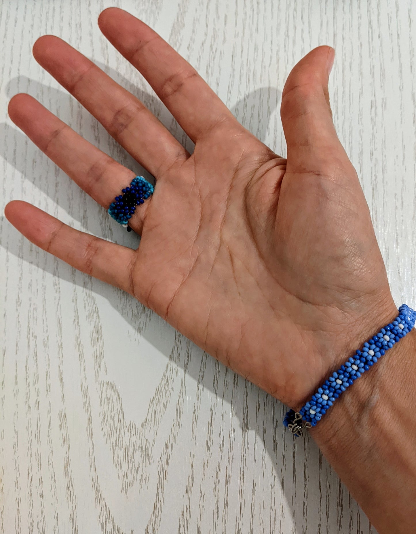 Anillo azul y pulsera