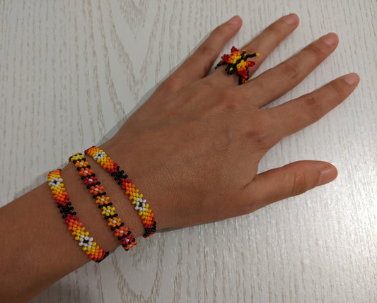 Pulseras y anillo de mariposa